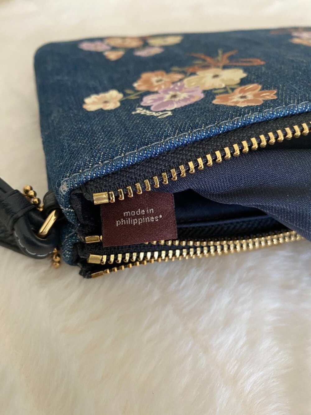 Coach Double Zip Wristlet in Painted Floral Denim - HARD TO FIND - Picture 16 of 16